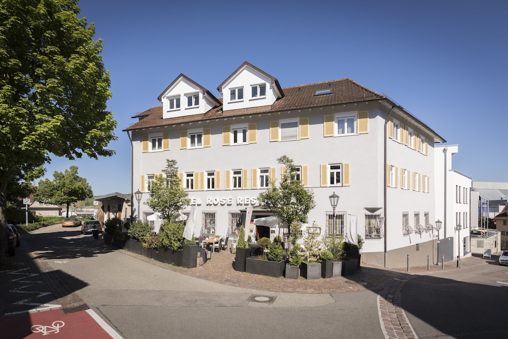 Rose Hotel And Restaurant 46/50