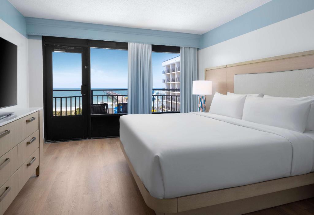 1 BEDROOM, SUITE, KING BED, ACCESSIBLE