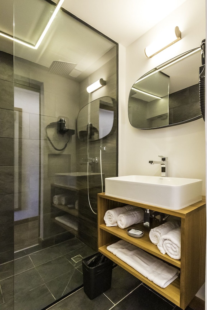 Hotel Latitude 21 56/58
