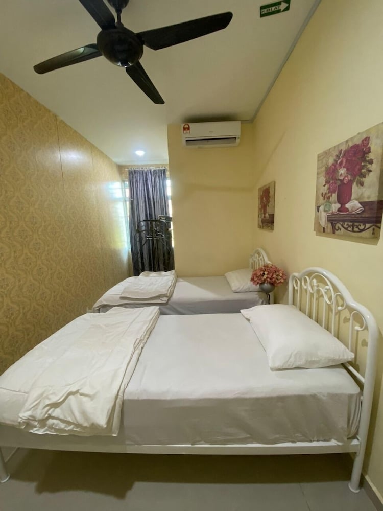 AAM Hotel 10/50