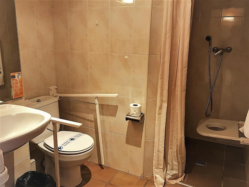 Refugi Dels Isards Hotel 35/39