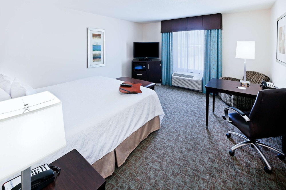 Hampton Inn & Suites Liberal 11/36