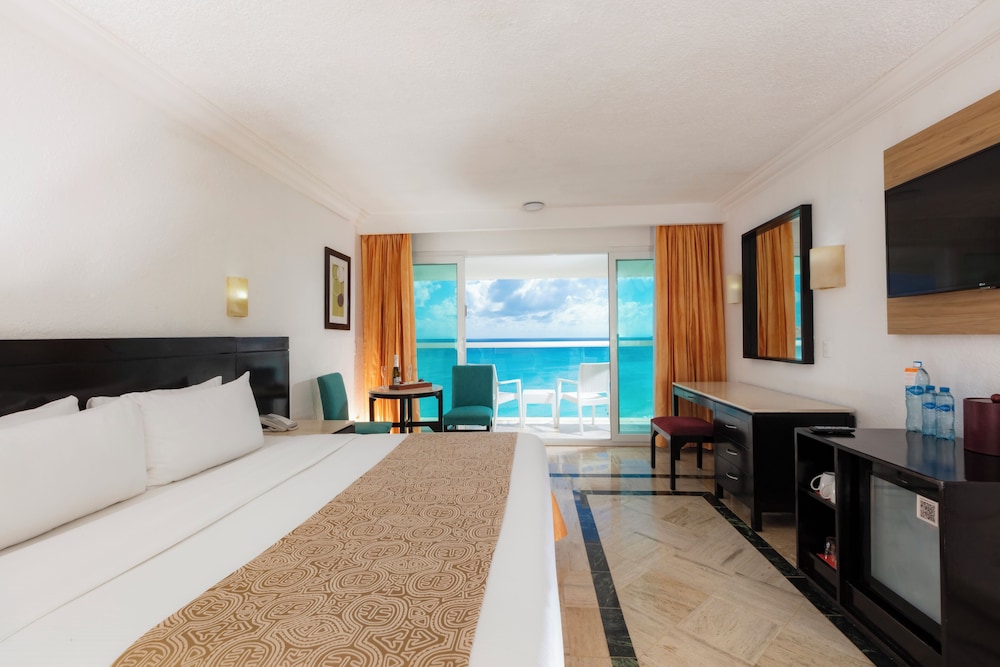 DELUXE, KING BED, OCEAN VIEW, BALCONY