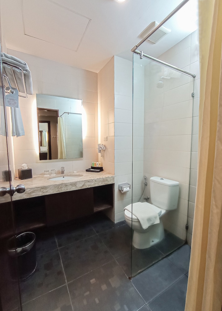 Swiss-Belhotel Ambon 25/69