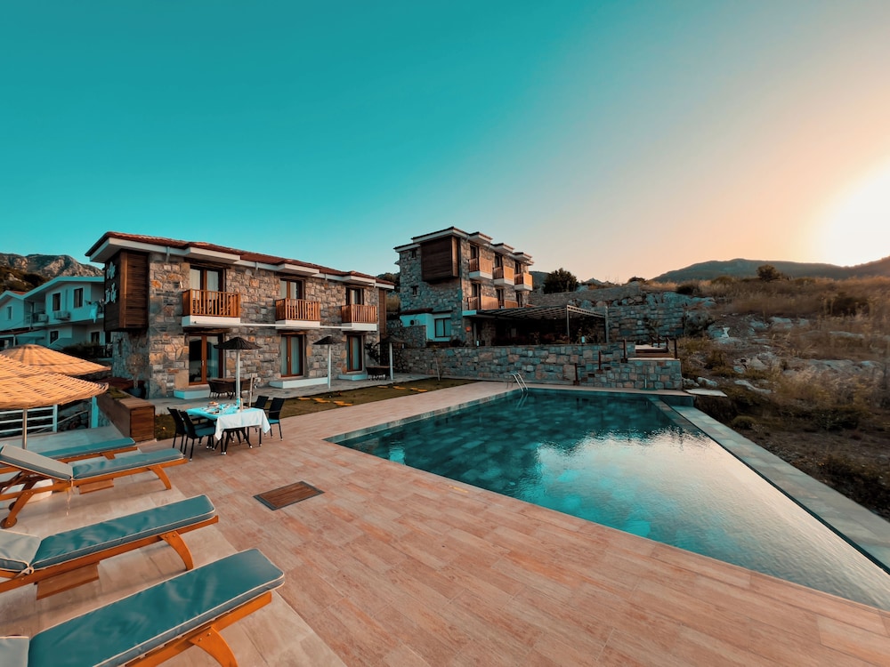 Alice Tatil Evi 28/30