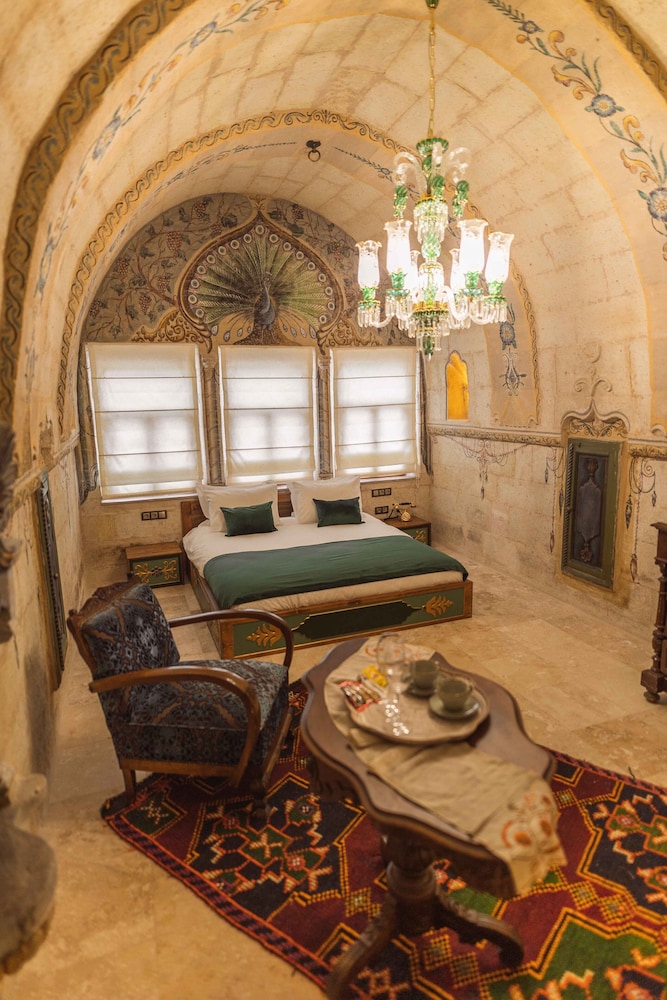 Solo Cave Suites 45/61