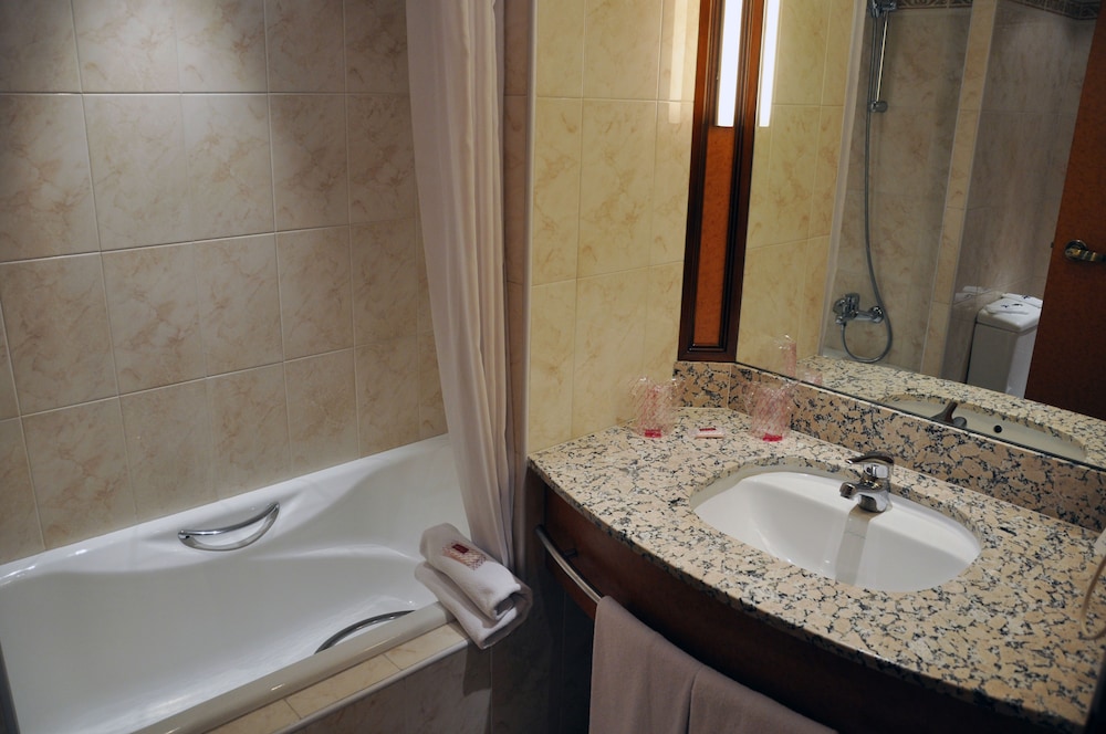 Mercure Andorra Hotel 50/50
