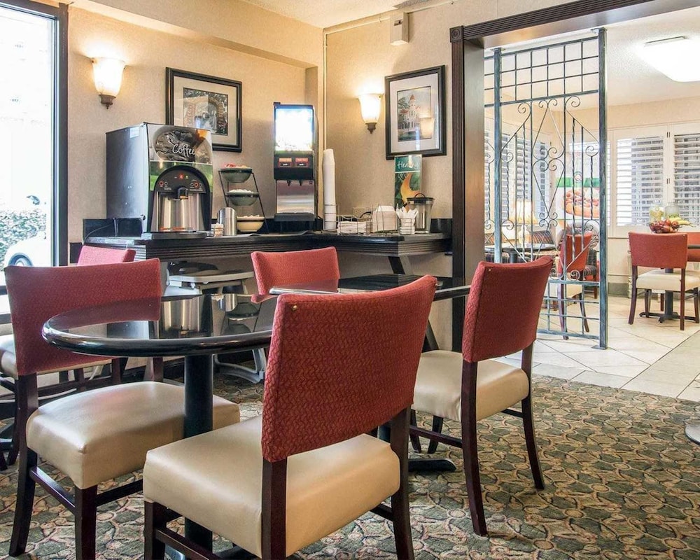 Quality Inn Savannah Historic District 23/31