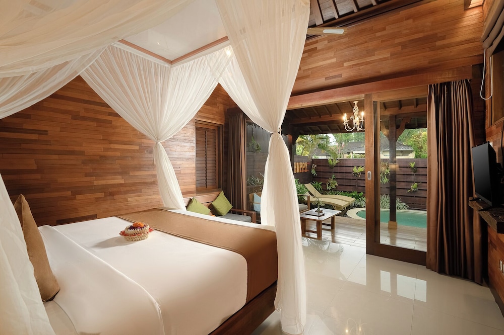 1 BEDROOM, PRIVATE POOL