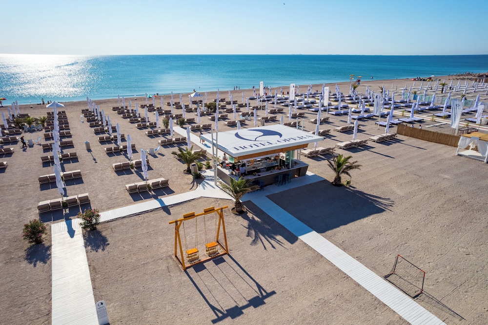 Hotel Opera Mamaia 60/70