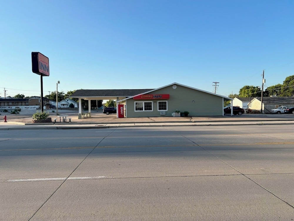 Economy Inn 39/45