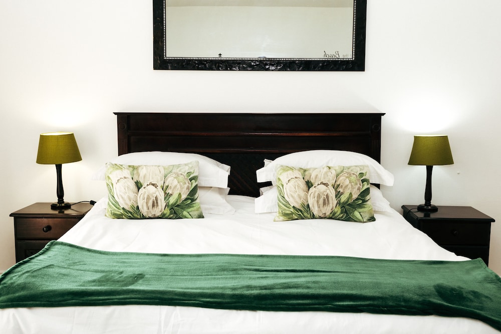Standard, Double Bed, Sofa, Splendid Inn Port Edward Ex Premier Hotel Edwardian 8/10