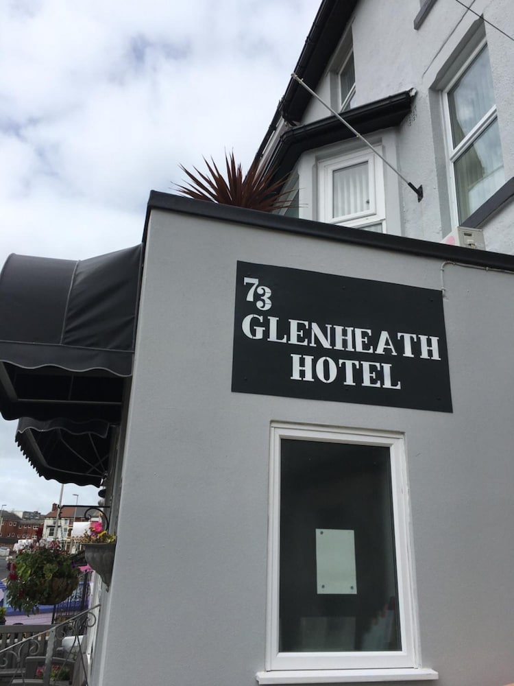 Glenheath Hotel 3/49