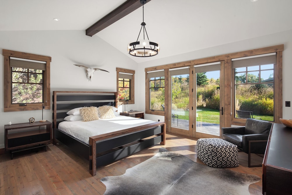 4 Bedrooms, Luxury, Home, 2 King Beds, 2 Queen Beds
