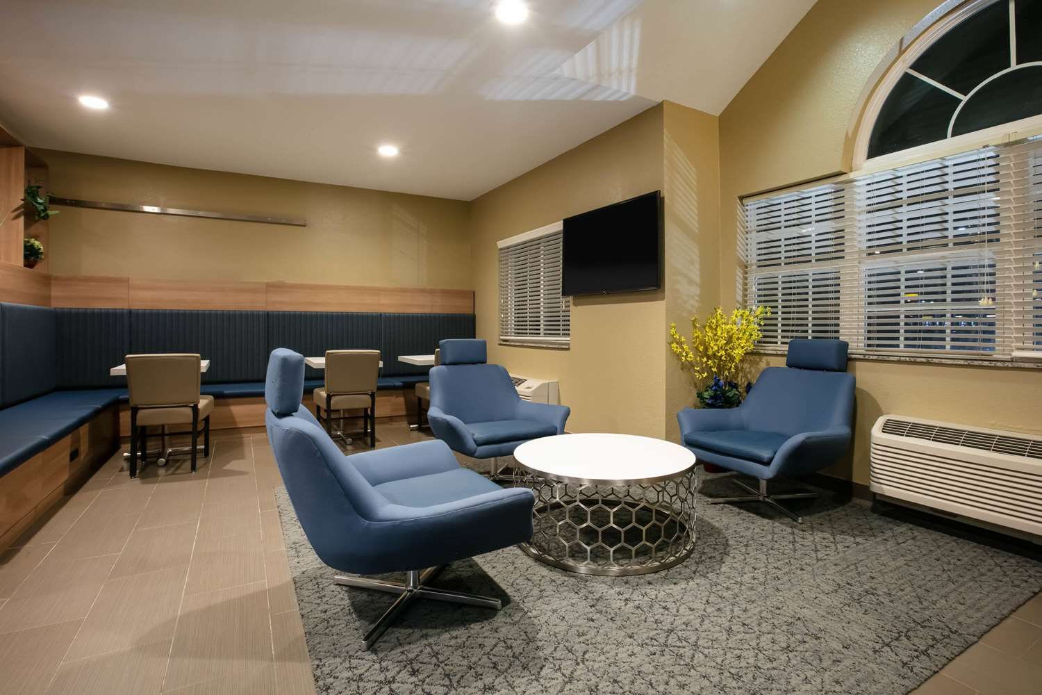 Microtel Inn And Suites By Wyndham Pecos 29/35
