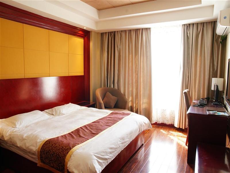 GreenTree Inn Jiuquan Century Plaza Hotel 49/68