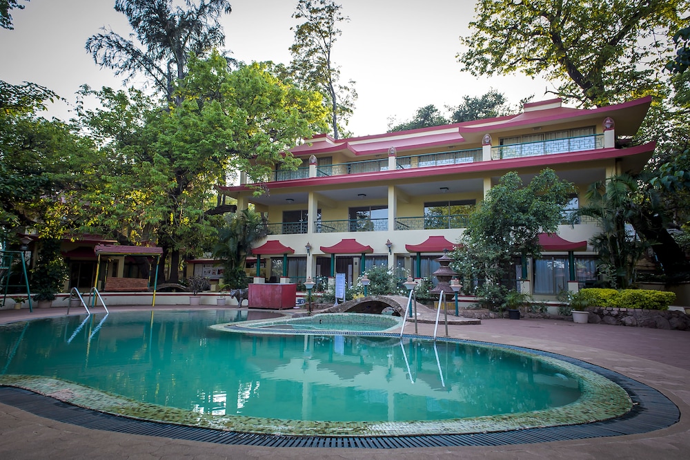 ADAMO THE RESORT 4/35