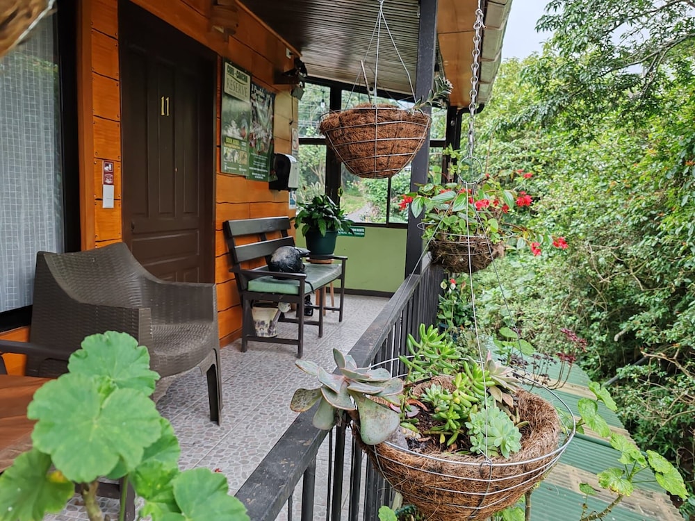 Cabinas El Pueblo B&B 41/43
