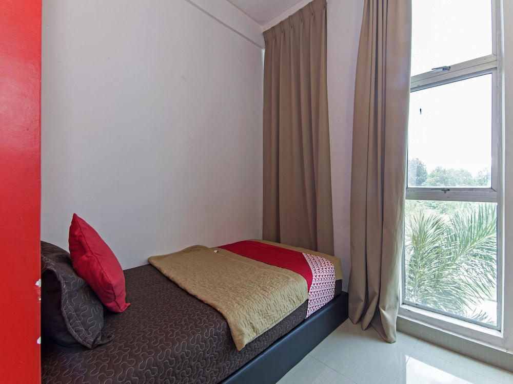 OYO 439 Night Queen Hotel (ex. Night Queen Hotel) 17/32