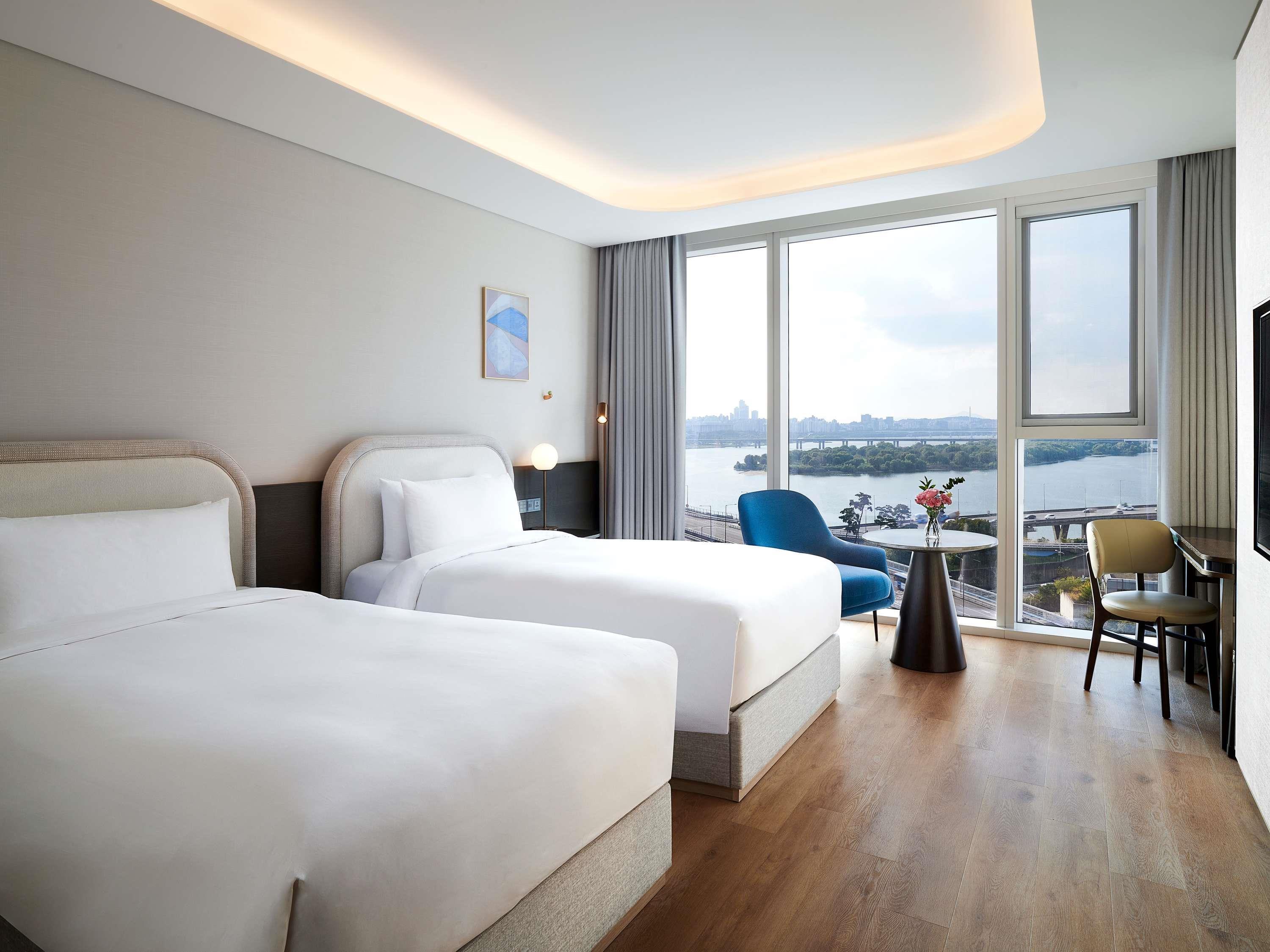 River, Deluxe, Twin Beds, River View