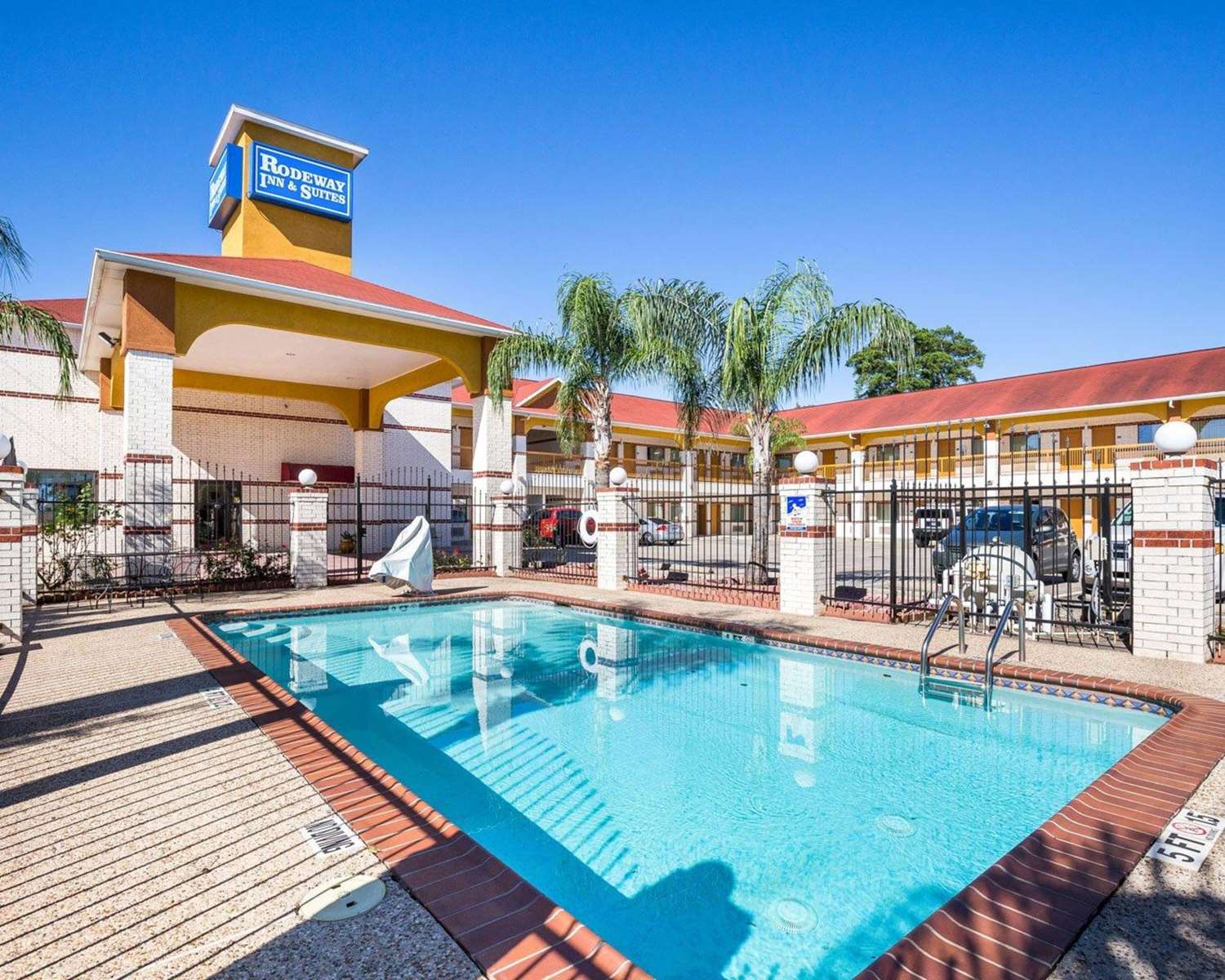 Rodeway Inn & Suites Humble IAH 4/34