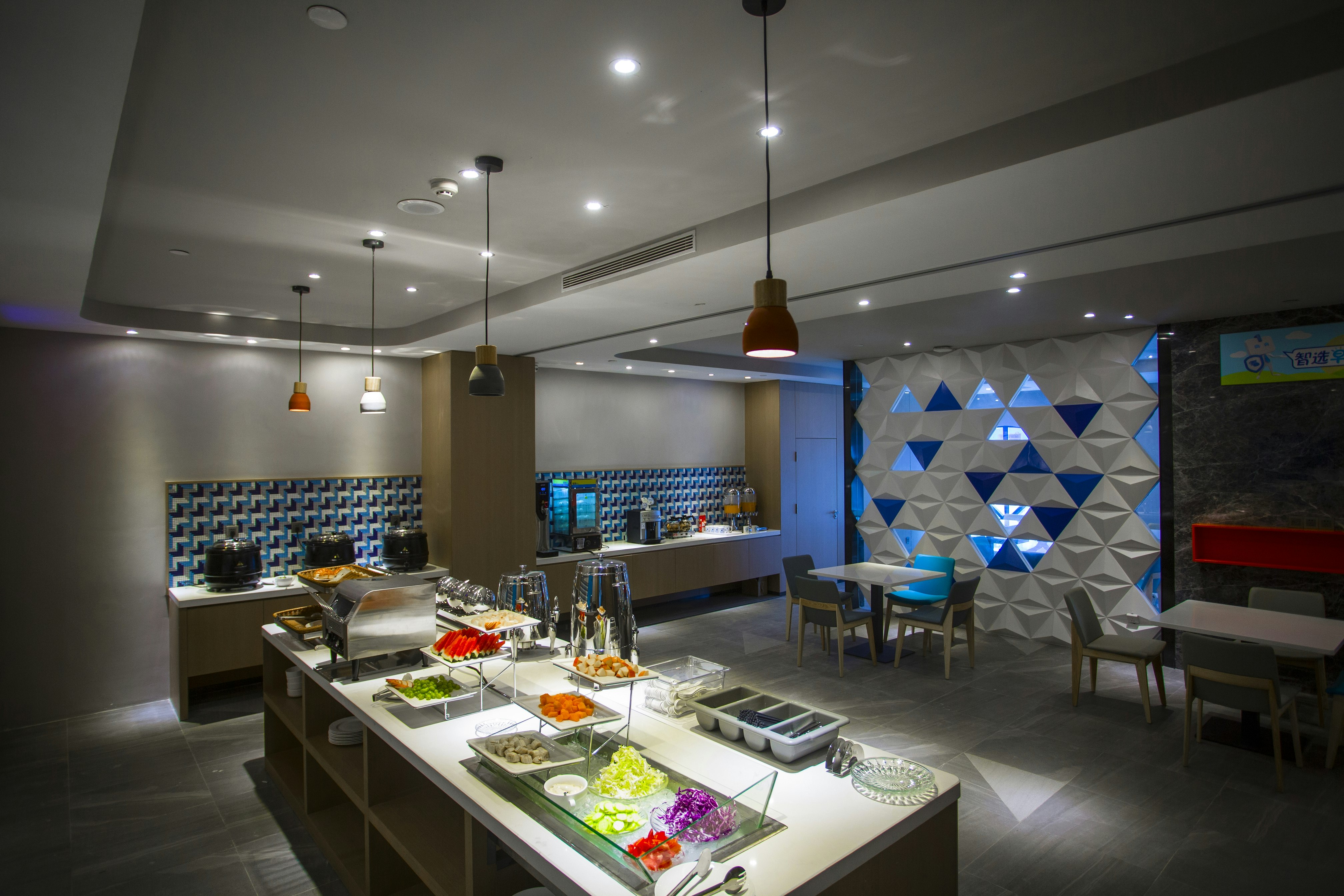 HOLIDAY INN EXPRESS SANYA BAY 45/50