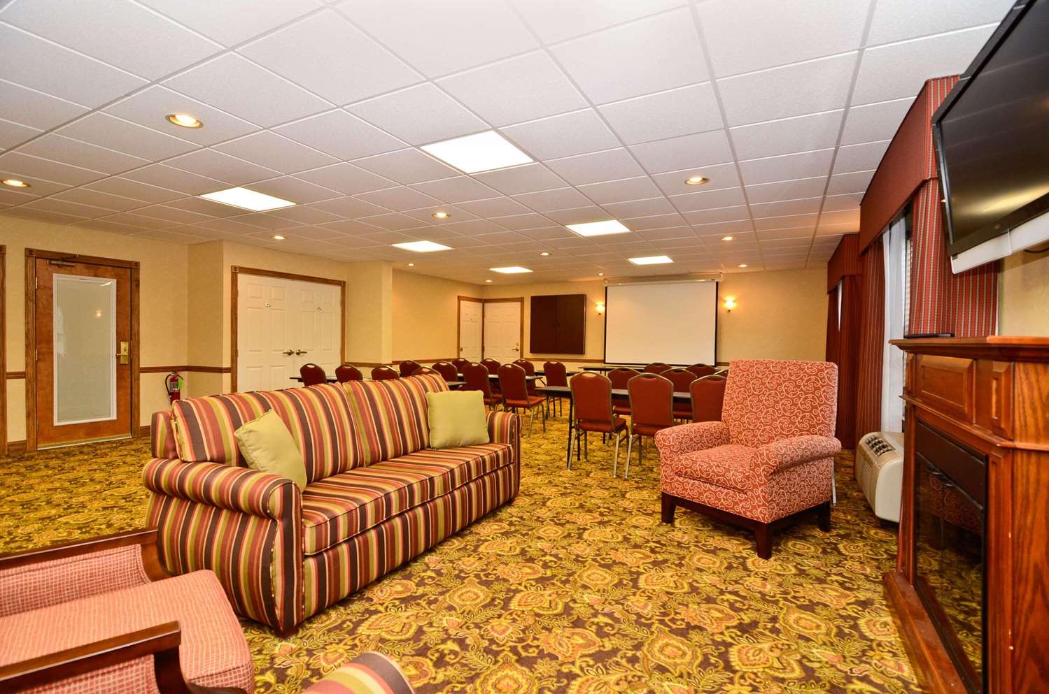Country Inn and Suites by Radisson Stevens Point WI 14/21