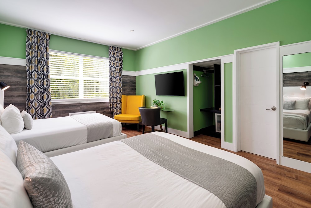 ROOM, DOUBLE BED, POOL VIEW