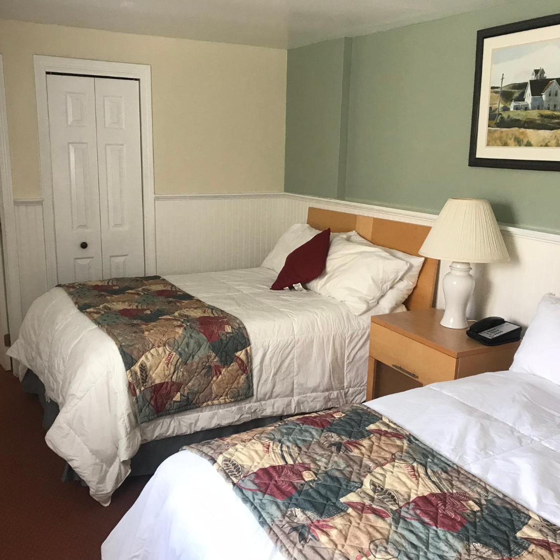The Corsair & Cross Rip Oceanfront Hotel 11/50