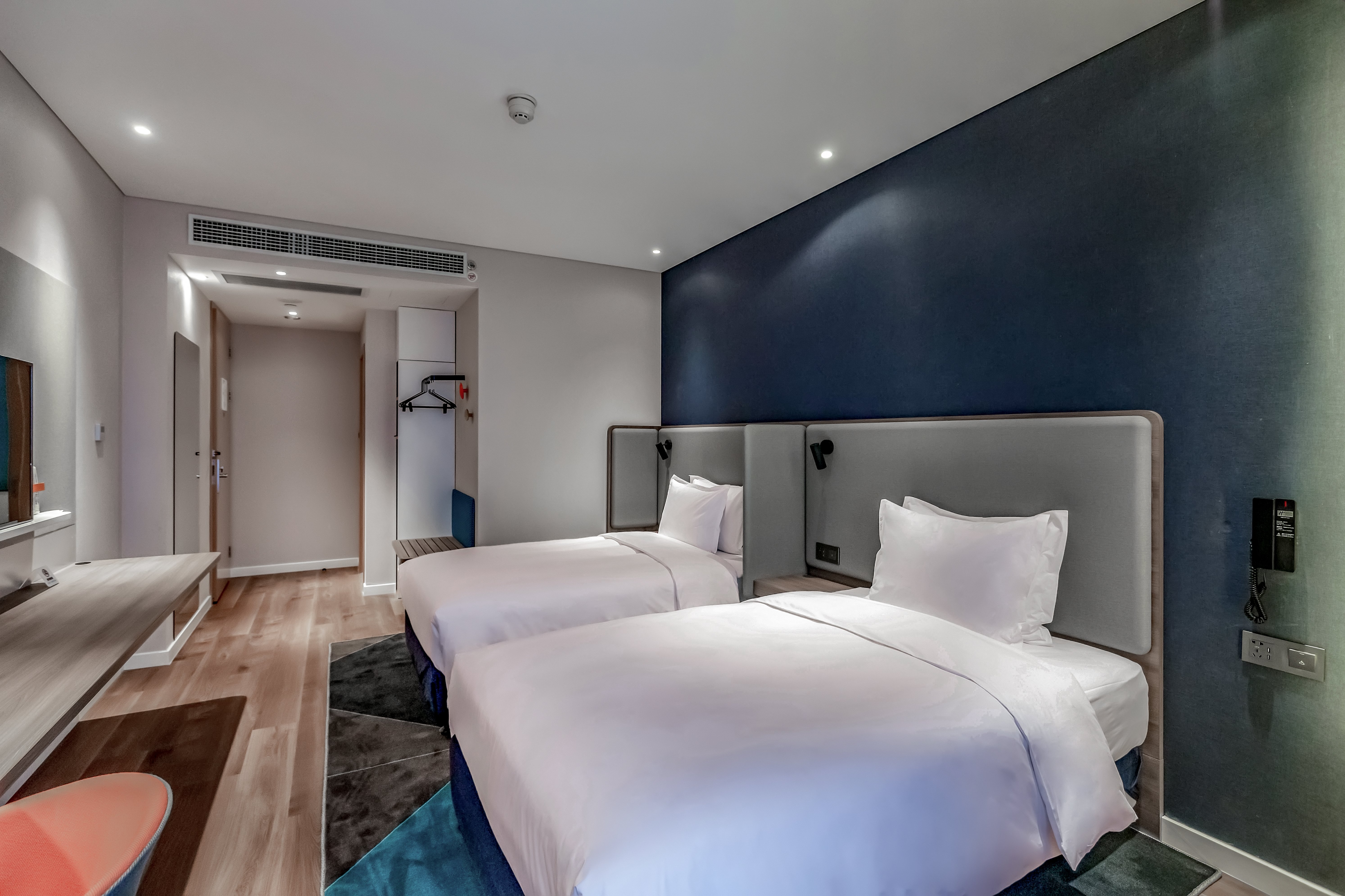 Holiday Inn Express Nanjing Jiangbei Yushan 24/49