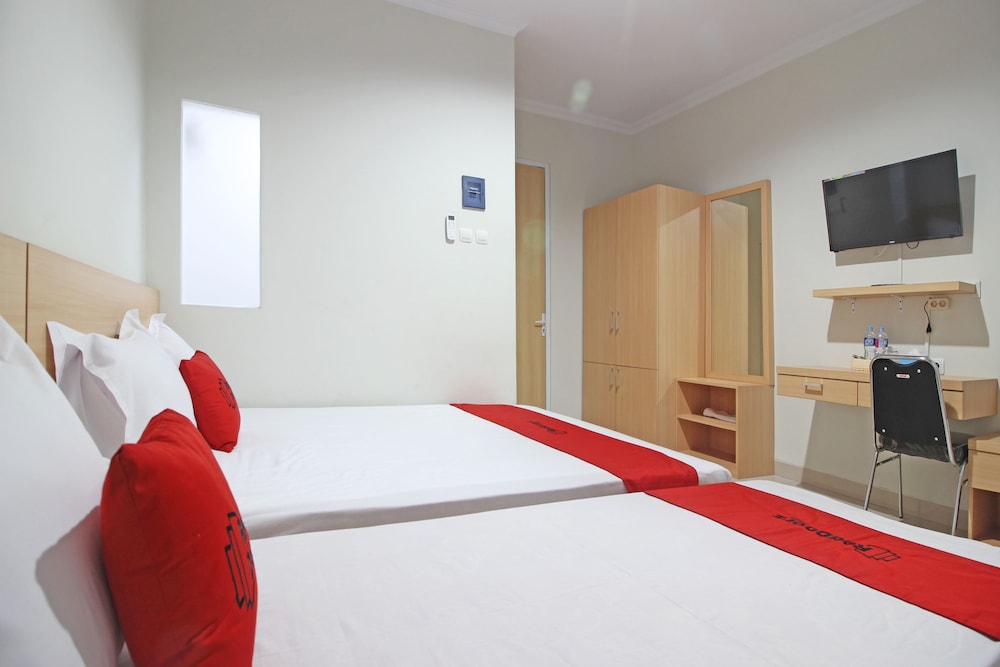 Reddoorz Near Amikom Yogyakarta 11/42