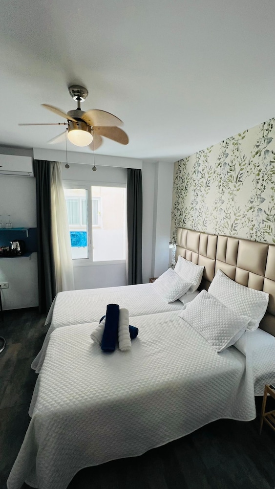 Bajondillo Beach Cozy Inns - Adults Only 9/30