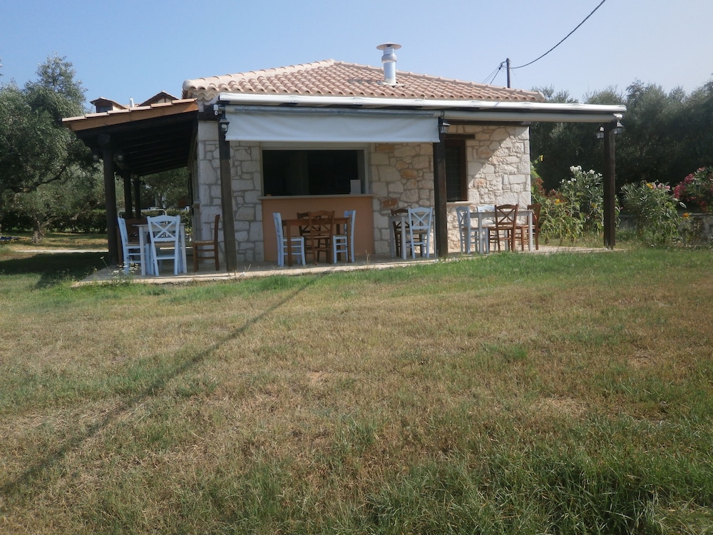 KAVOS PSAROU STUDIOS & APARTMENTS 31/37