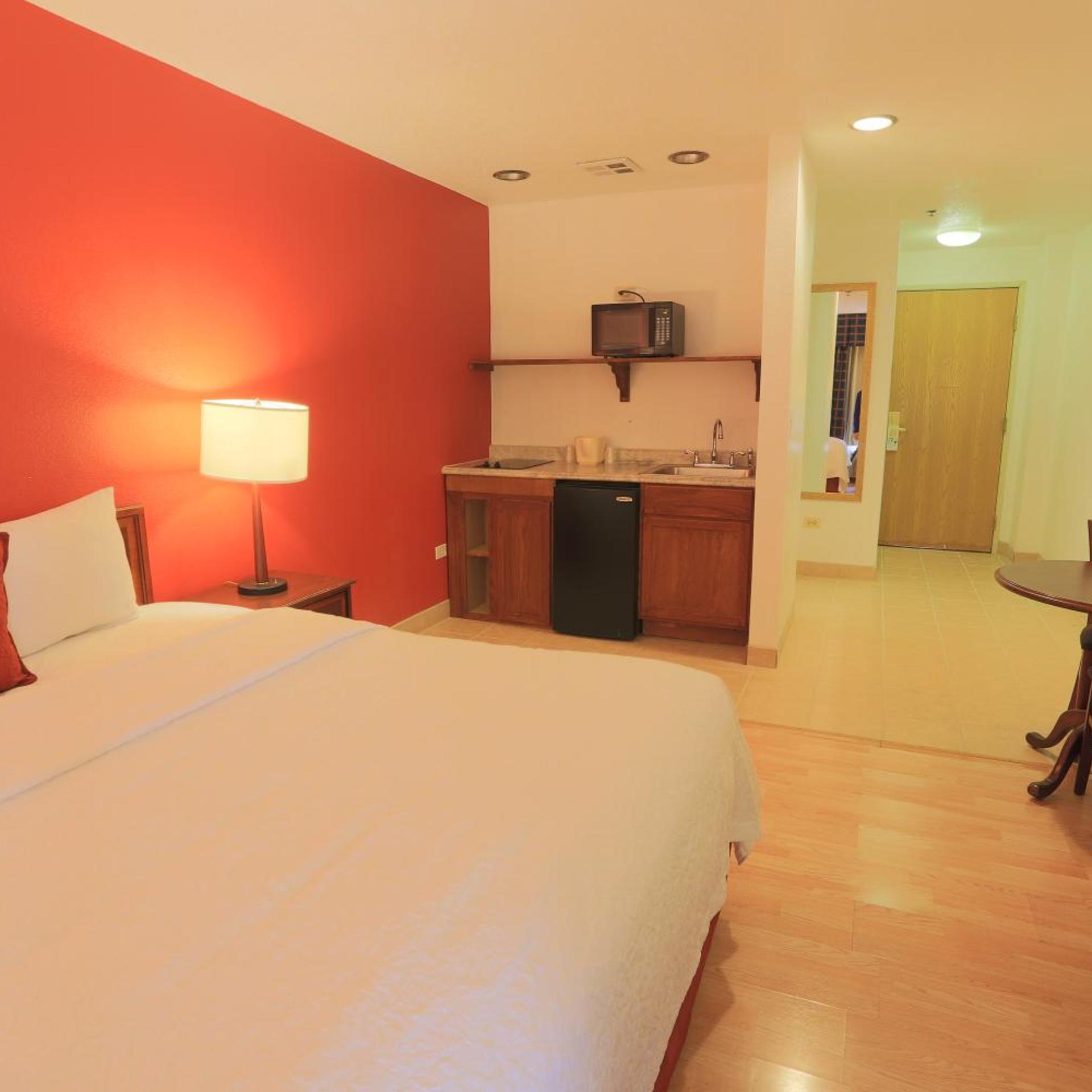 Days Inn by Wyndham Calumet Park 5/27