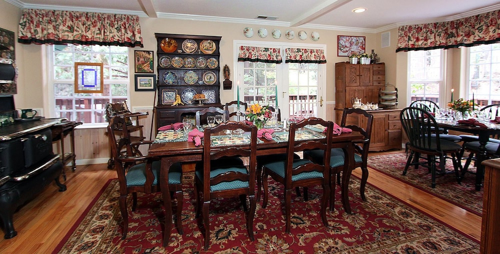 McCaffrey House Bed and Breakfast Inn 47/52