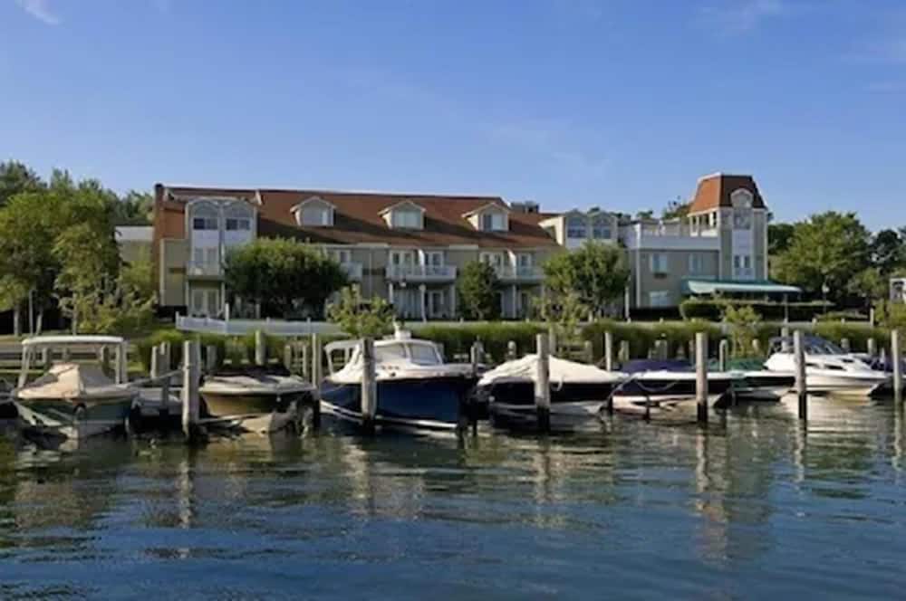Sag Harbor Inn 15/17