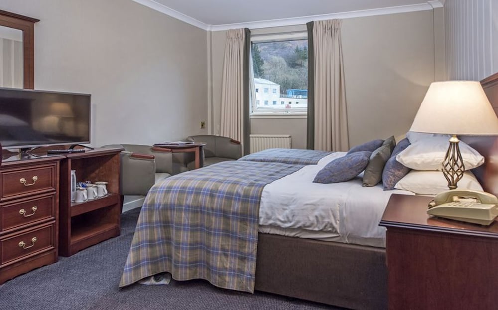 Alexandra Hotel 34/68
