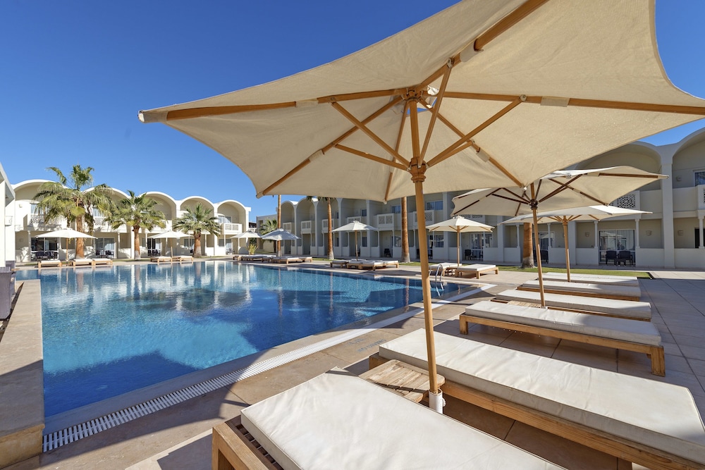 Reef Oasis Beach Resort 47/82