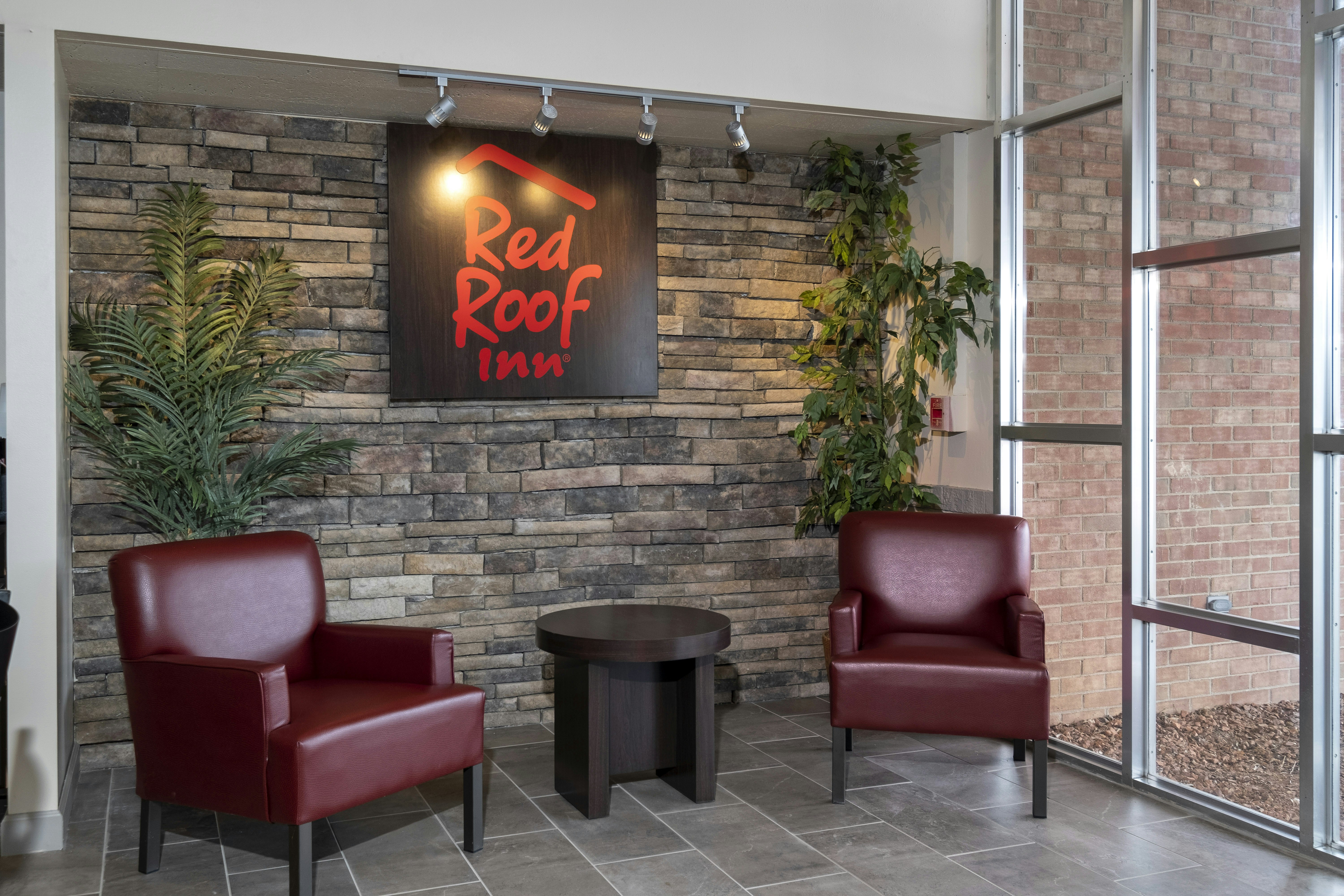 Red Roof Inn Marion, VA 19/21