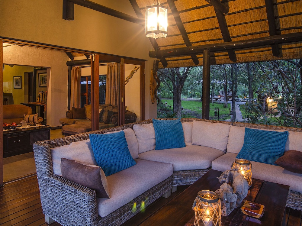 Raptor Retreat Game Lodge 12/24
