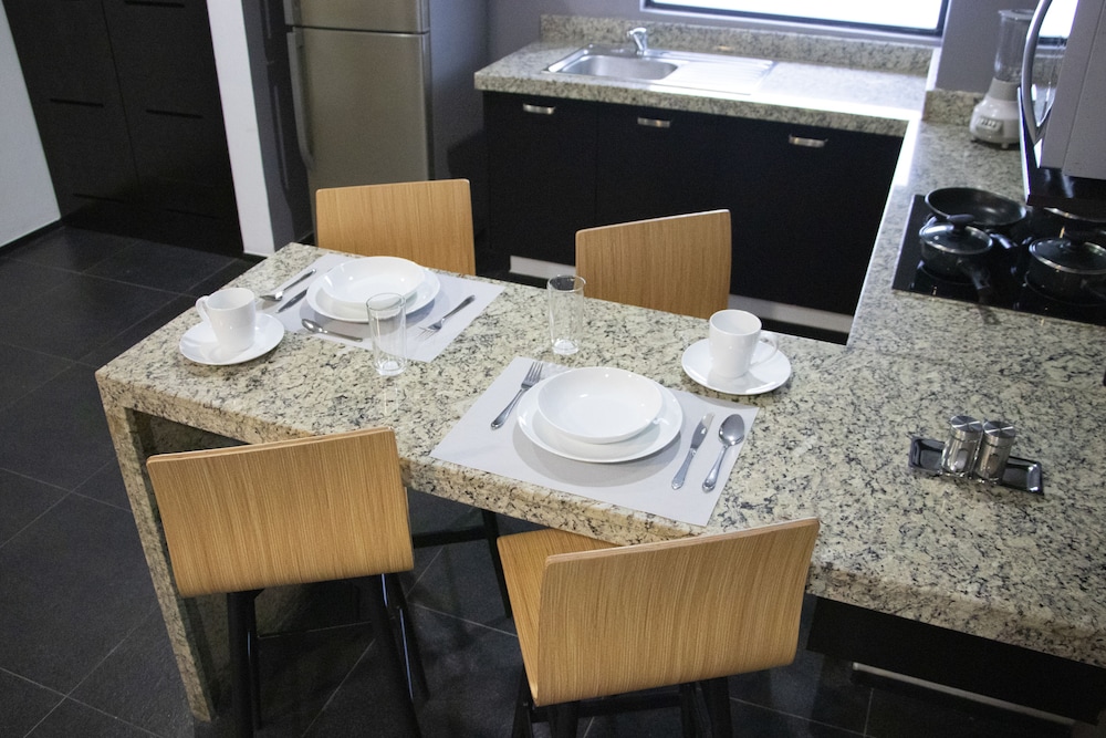 SOLE Suites by GuruHotel 17/25