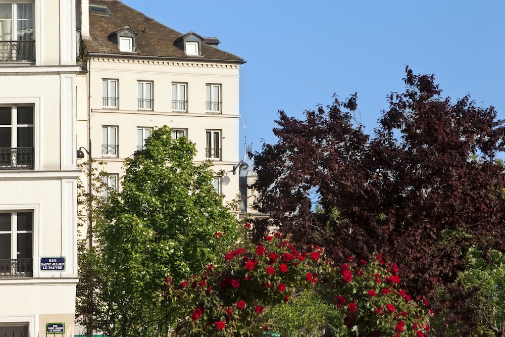 Hotel Le Notre Dame Saint Michel 61/63