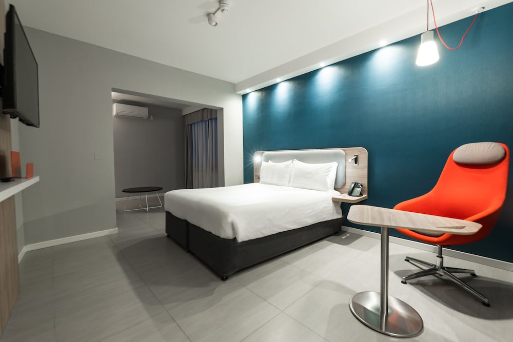 HOLIDAY INN EXPRESS MALTA 37/68