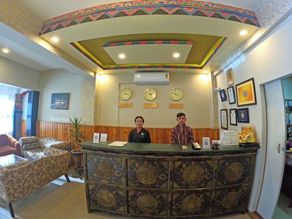 Khamsum Inn 5/47