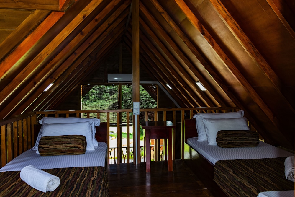 Kandy Cabana Eco Resort 13/36