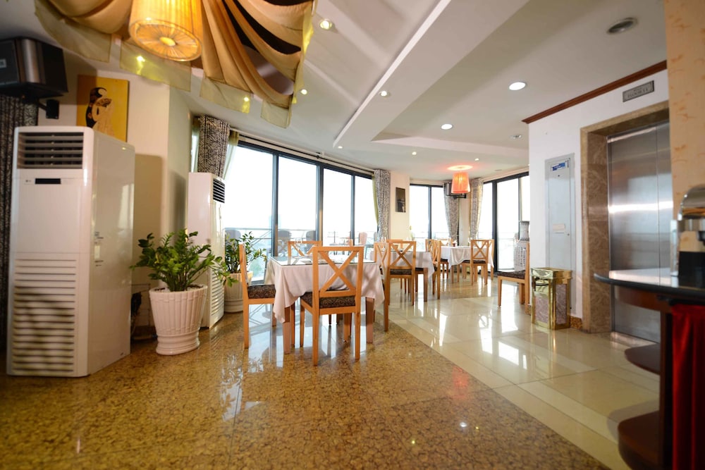 Sunset Westlake Hanoi Hotel 60/74