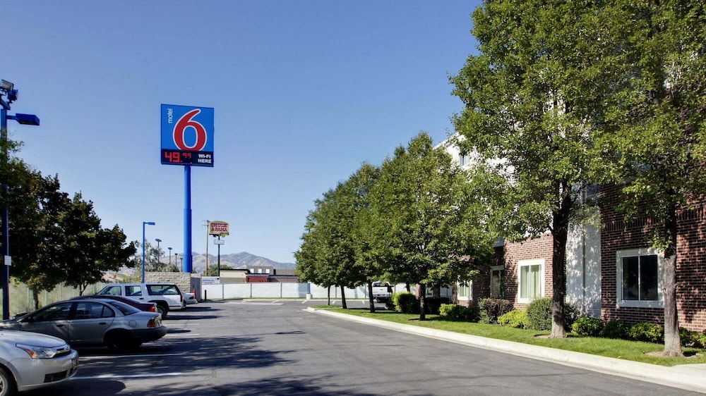 Motel6 Lehi, UT – Thanksgiving Point 12/15