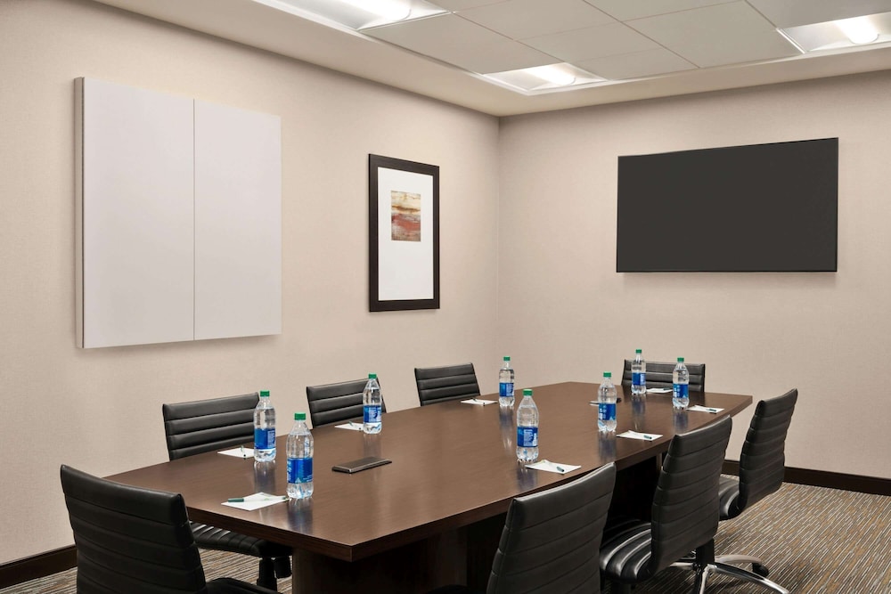 Courtyard by Marriott Seattle SeaTac Airport 35/49