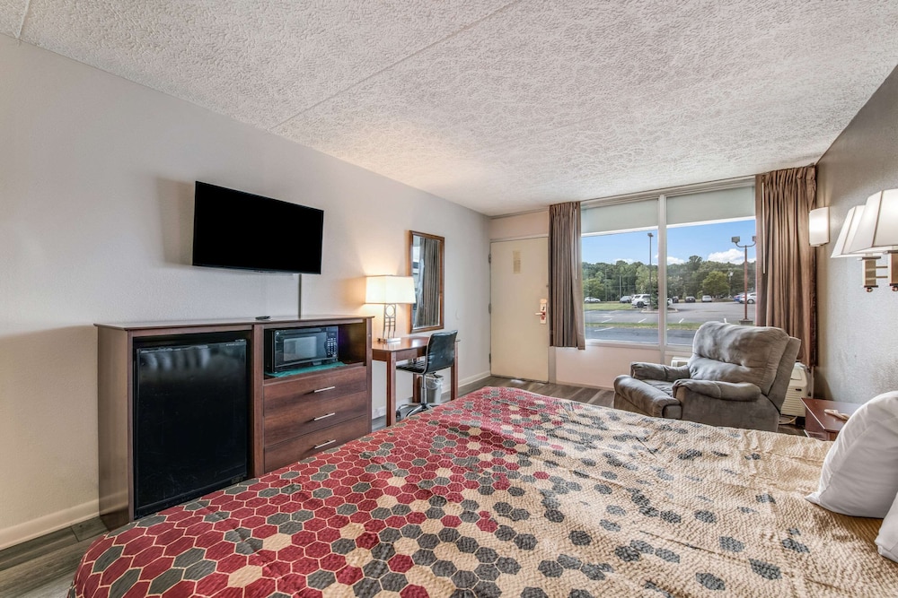 Econo Lodge Eden, NC 25/29