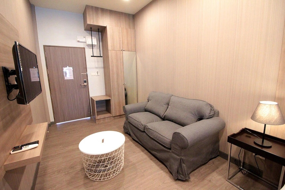 R 17 Living Hotel by ZUZU 14/23
